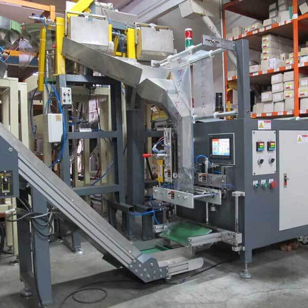 Automatic counting and bagging machine with conveyor, touchscreen and control cabinet